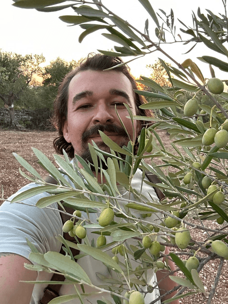 Макс Трембанчук Макс Трембанчук з оливками